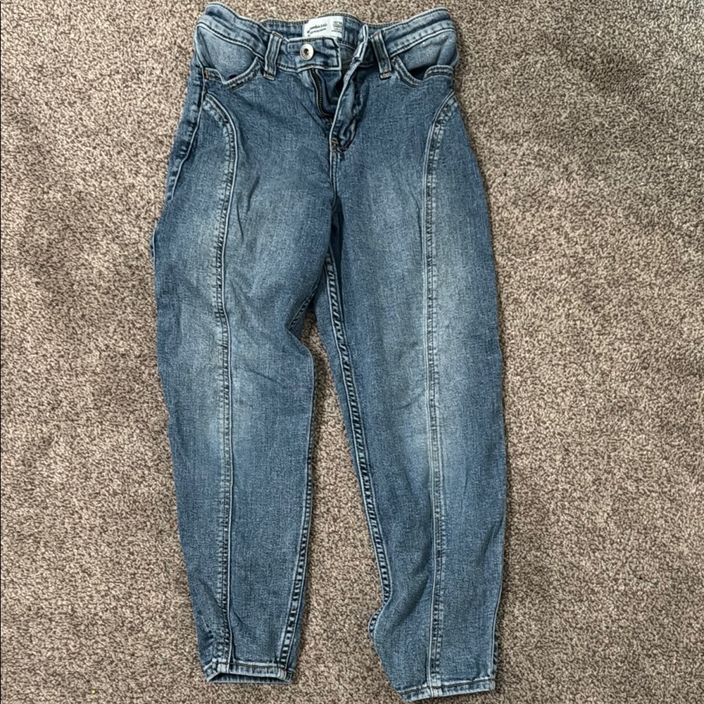Abercrombie & Fitch Dark Blue Ankle Jeans